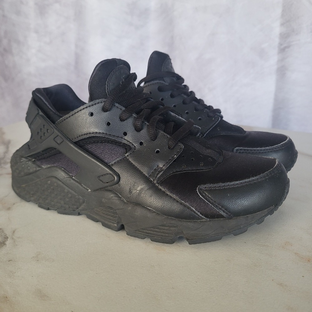 Nike Air Huarache RUN Tripple Black Women's Size 6.5 Black 634835-012